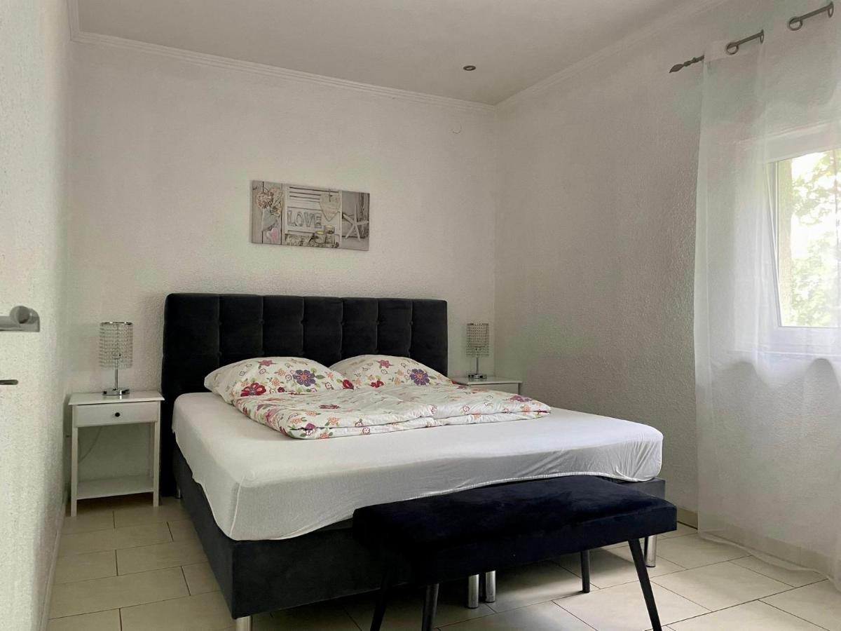 Easystay#4 Home Cinema Ferienwohnung In Kliniknaehe Mit Balkon, Boxspringbett & Netflix باد اوينهاوسن المظهر الخارجي الصورة